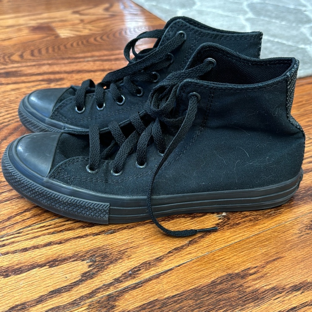 All black converse hardly used